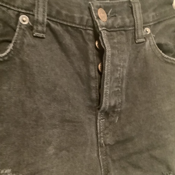 We The Free Women’s black button front 28 boyfriend‎ low rise distressed shorts - Picture 10 of 12